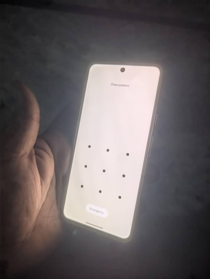 Google Pixel 8 4