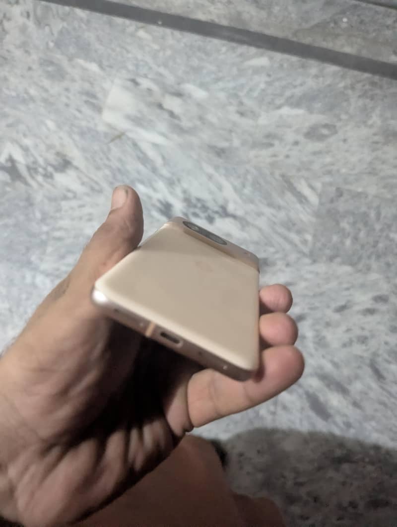 Google Pixel 8 5