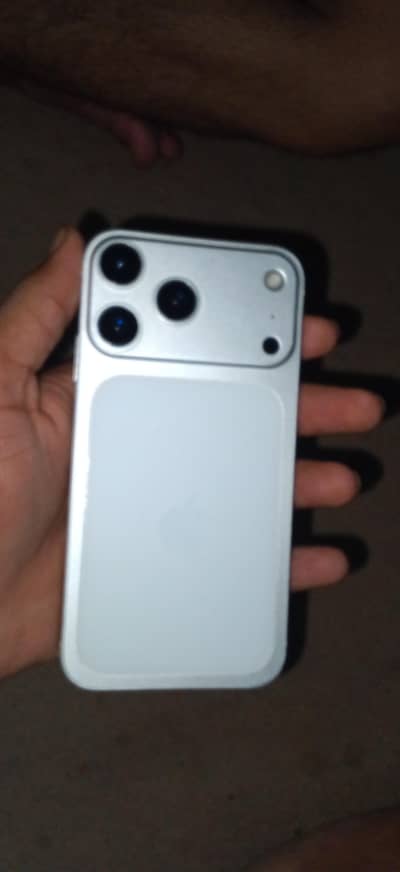 Apple iPhone 17 Pro Max xr canwald