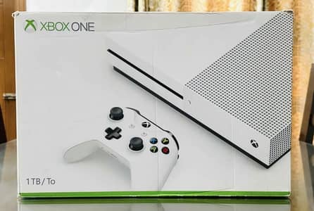 Xbox one S 1TB with box and original accessories