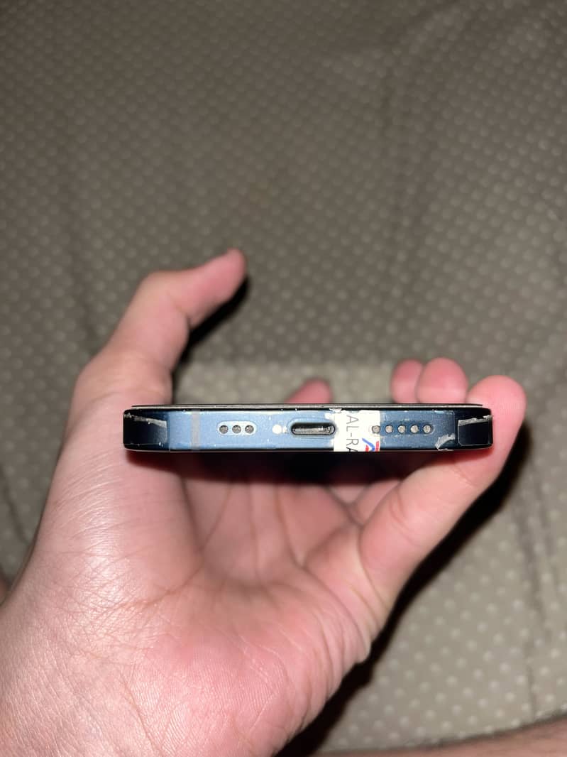 Apple iPhone 13 2
