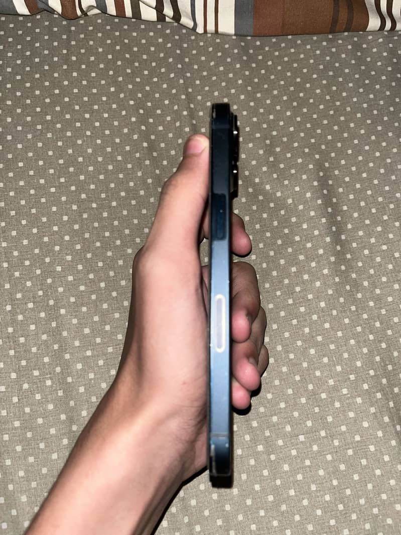 Apple iPhone 13 3