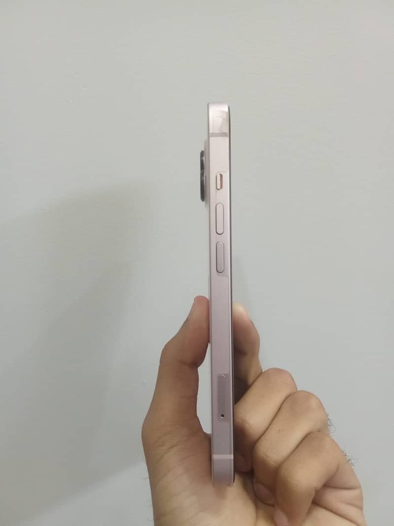 Apple iPhone 13 2