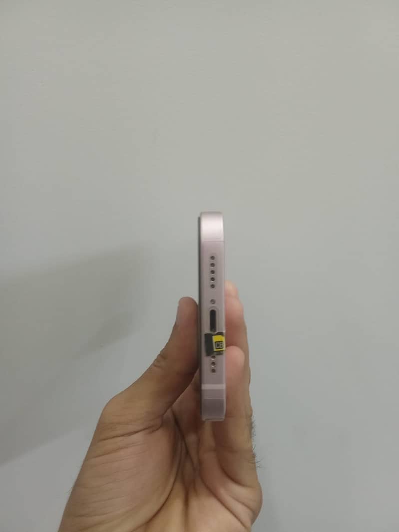 Apple iPhone 13 4