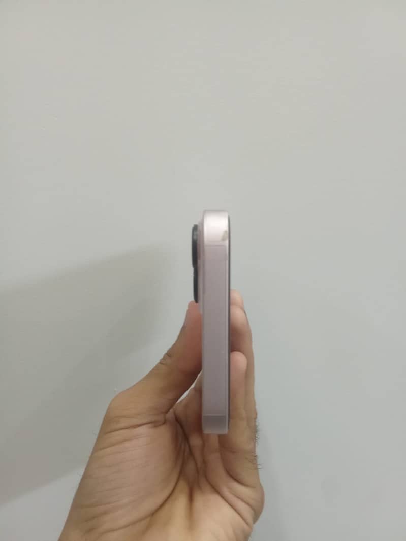 Apple iPhone 13 5