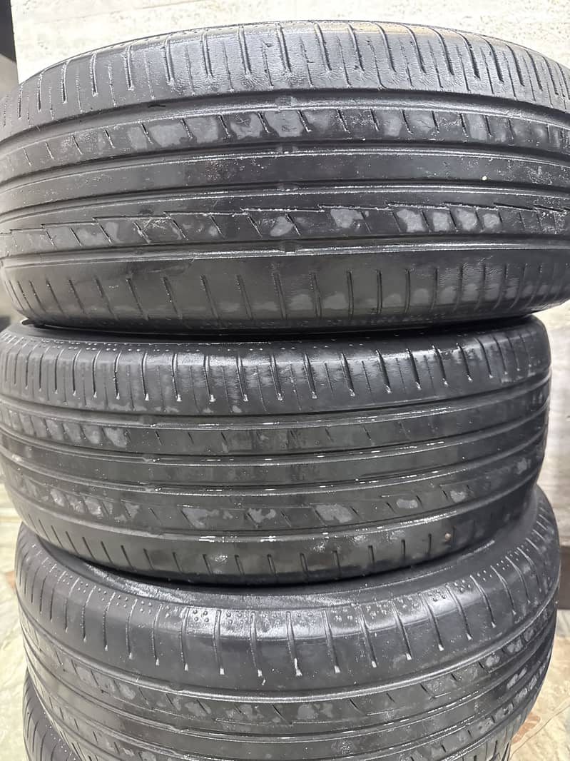 Corolla tyre 0