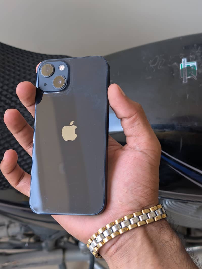 Apple iPhone 13 2