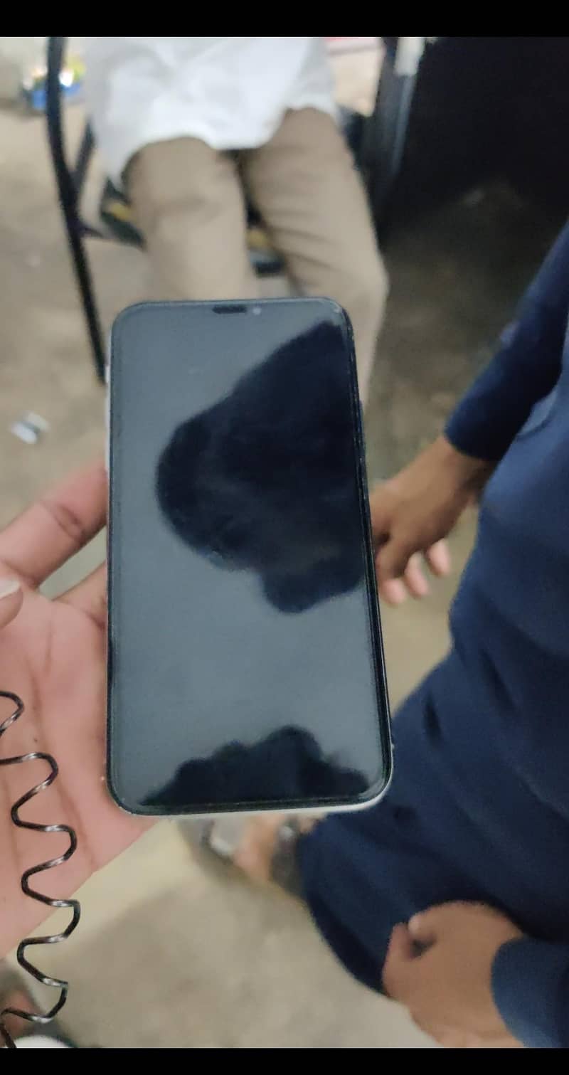 Apple iPhone X 4