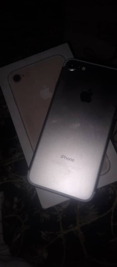 Apple iPhone 7