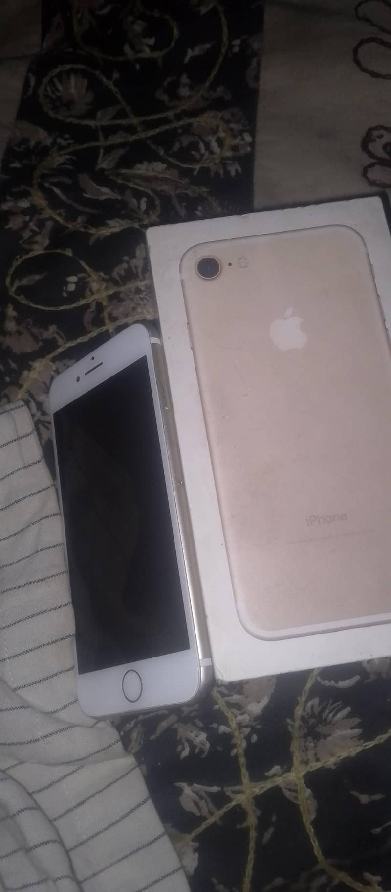 Apple iPhone 7 2