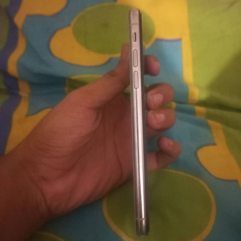 Apple iPhone X 6