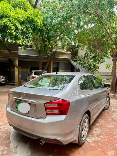 Honda City IVTEC 2019 automatic own my name geniune car 2nd owner