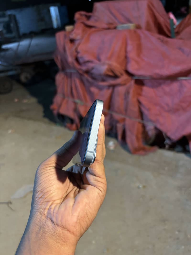 iPhone 14 jv 4