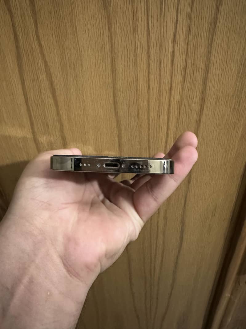Apple iPhone 14 Pro 2