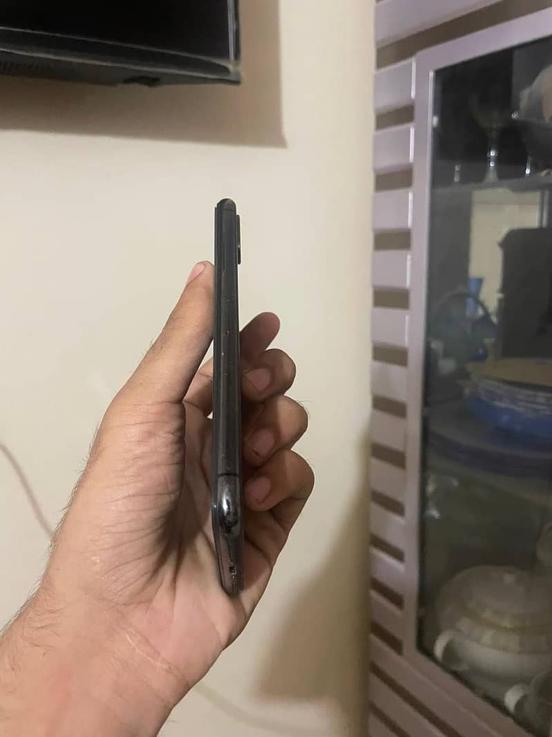 Apple iPhone X 3