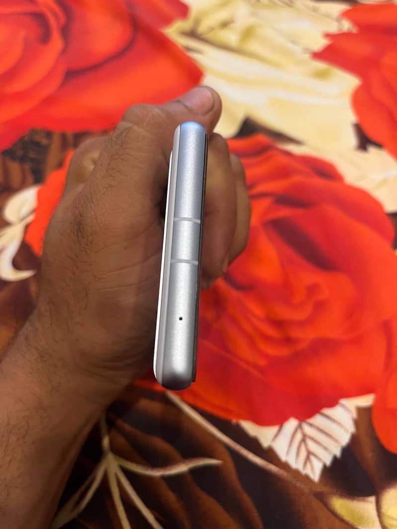 Google Pixel 7a 3