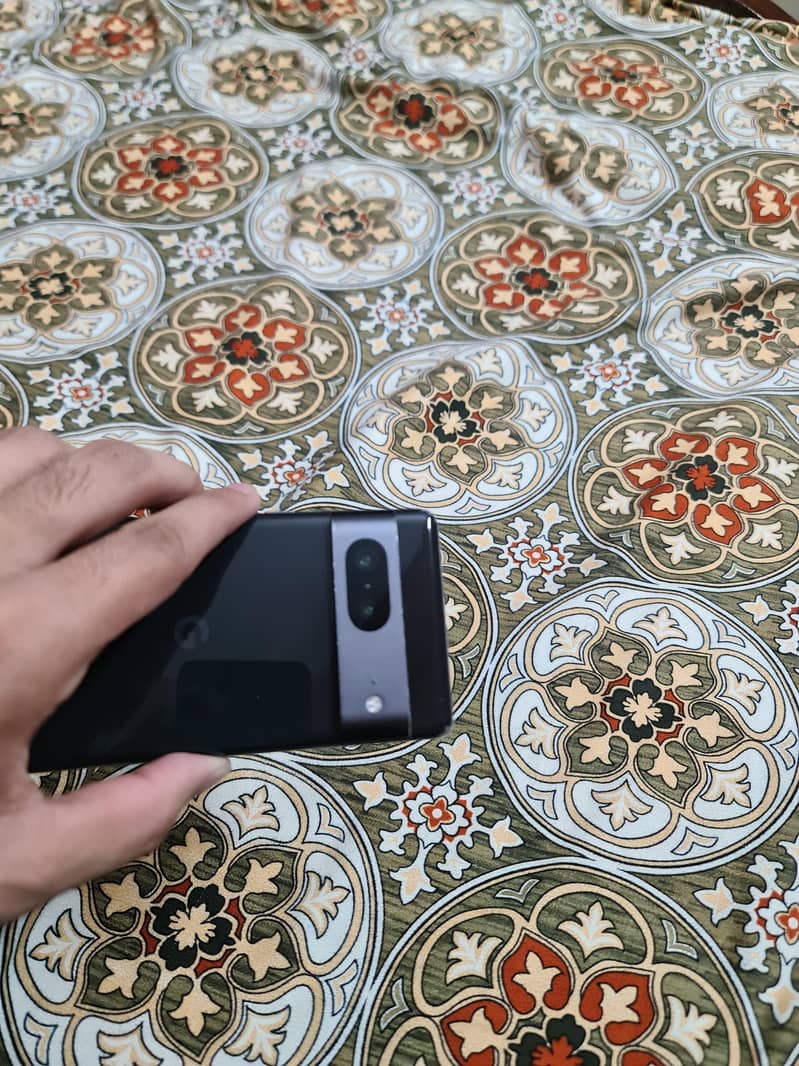 Google Pixel 7 4