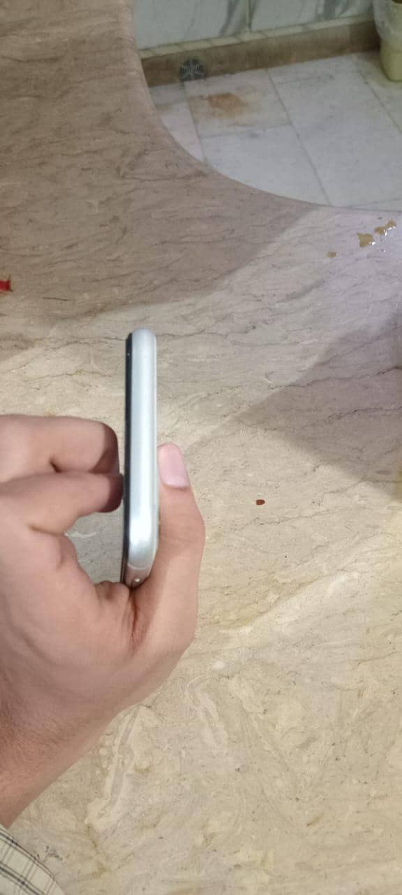 Apple iPhone 11 5