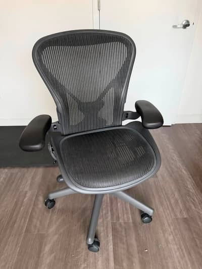 Herman Miller Available In Cheap Price