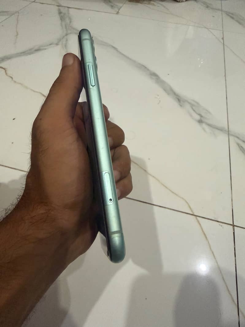 Apple iPhone 11 6