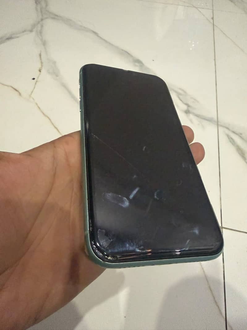 Apple iPhone 11 7