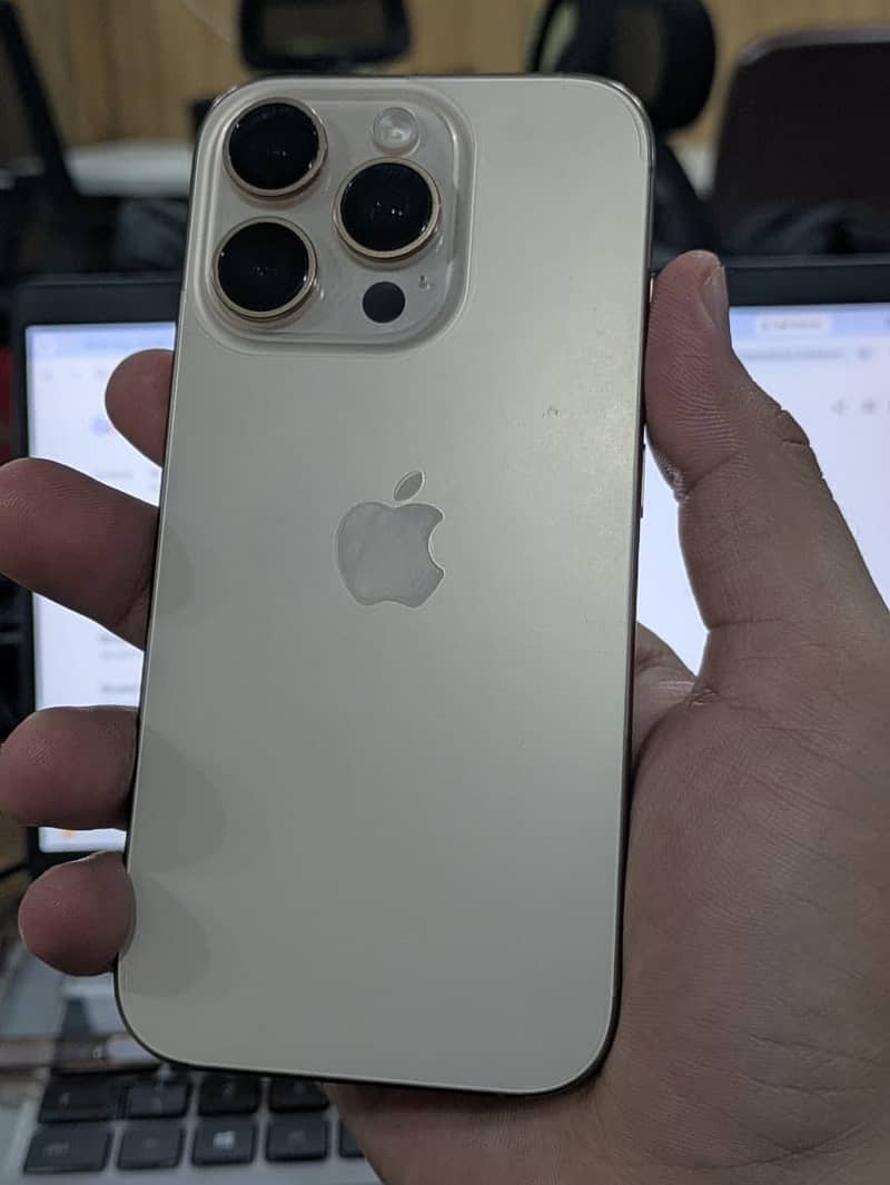 Apple iPhone 16 Pro 2