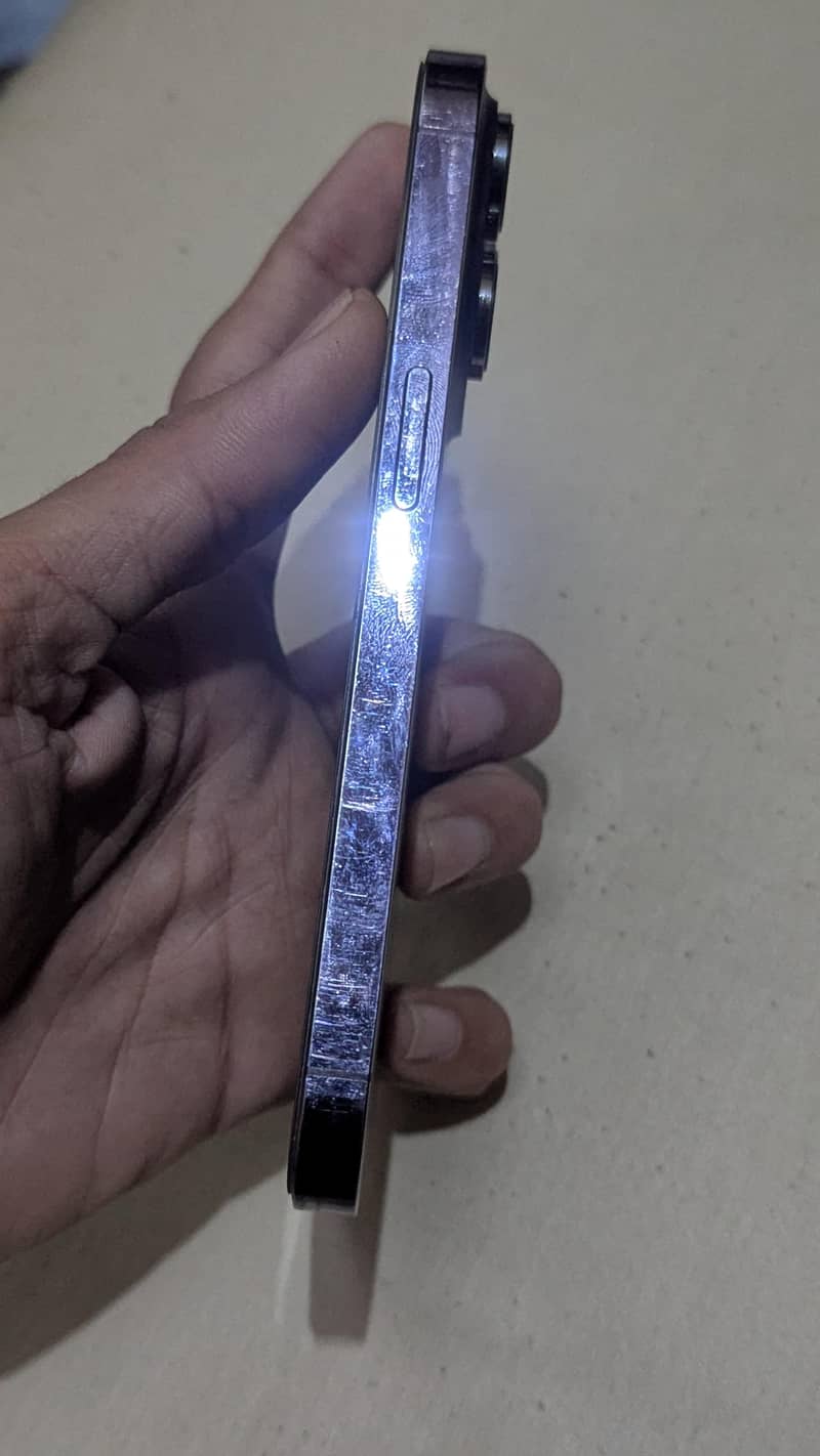 Apple iPhone 14 Pro 4
