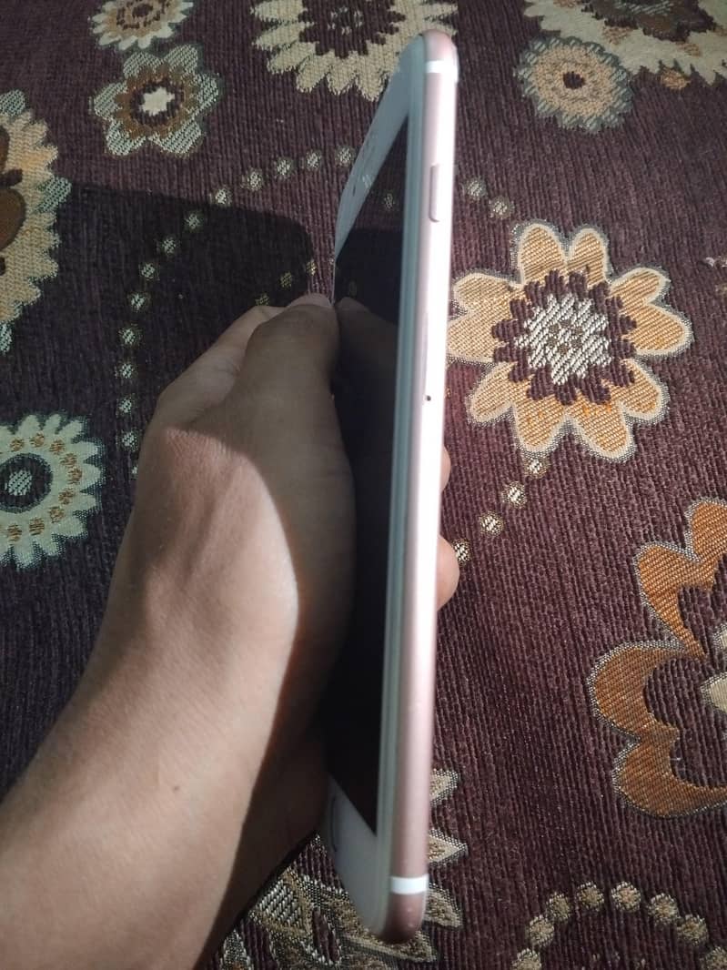 Apple iPhone 7 plus 2
