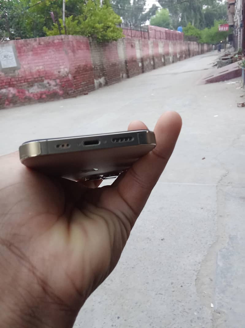 Apple iPhone 13 Pro 3
