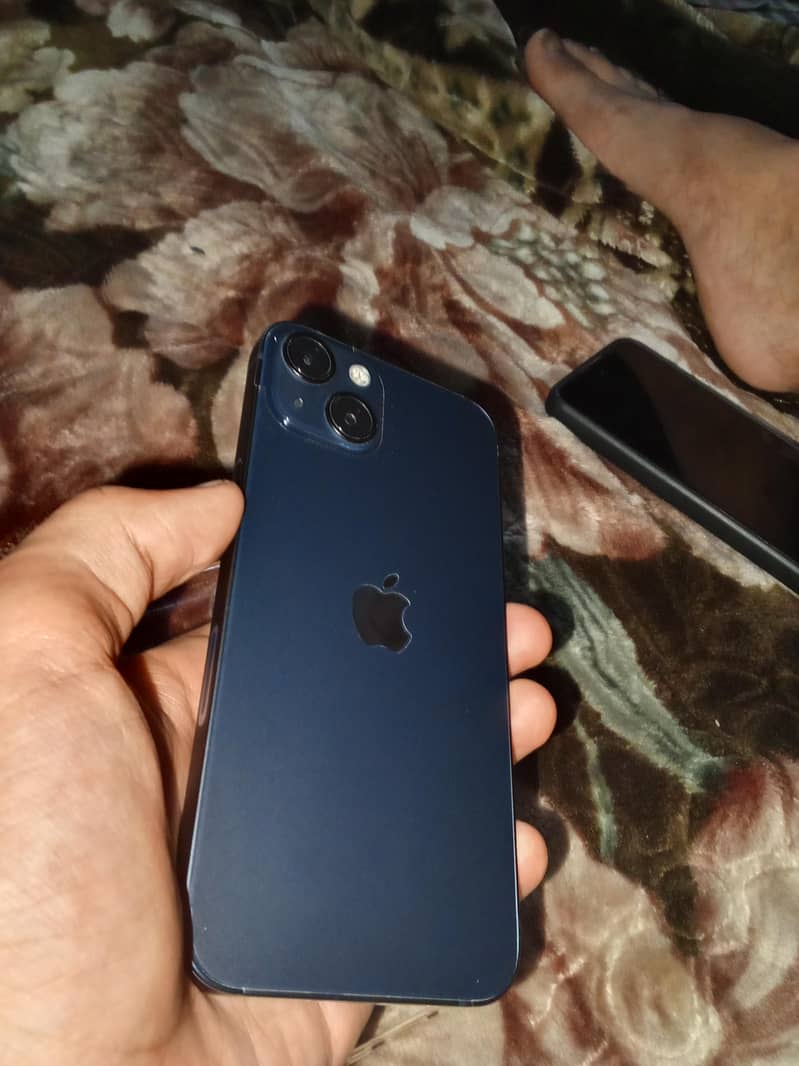 Apple iPhone 13 1