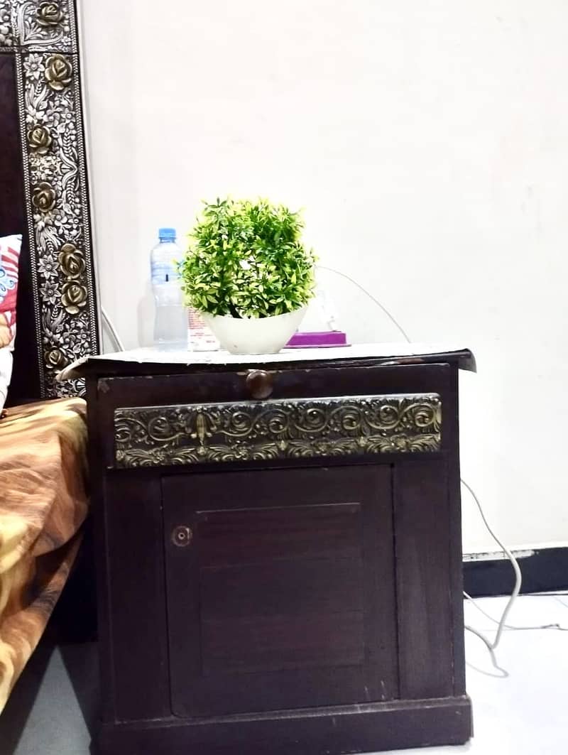 King Size Bed Set with Side Table & Dressing table With Mirror 7
