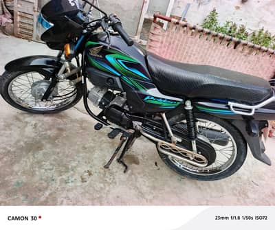 pridor bike 100 black colour all ok leminited