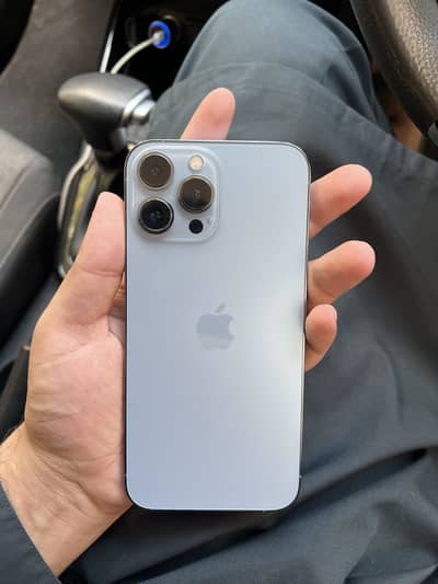 Apple iPhone 13 Pro Max with sim time