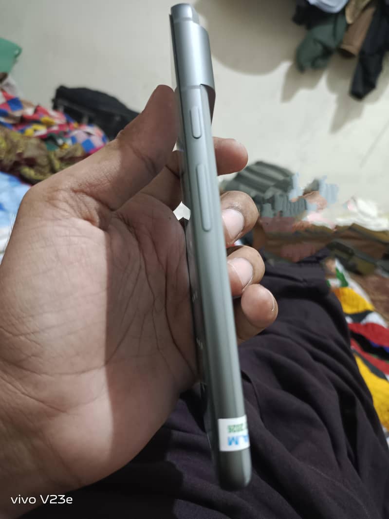 Google Pixel 8 2