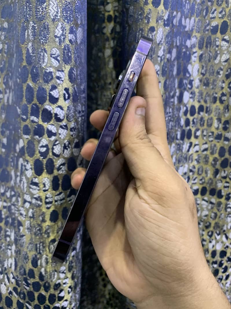 Apple iPhone 14 Pro 2