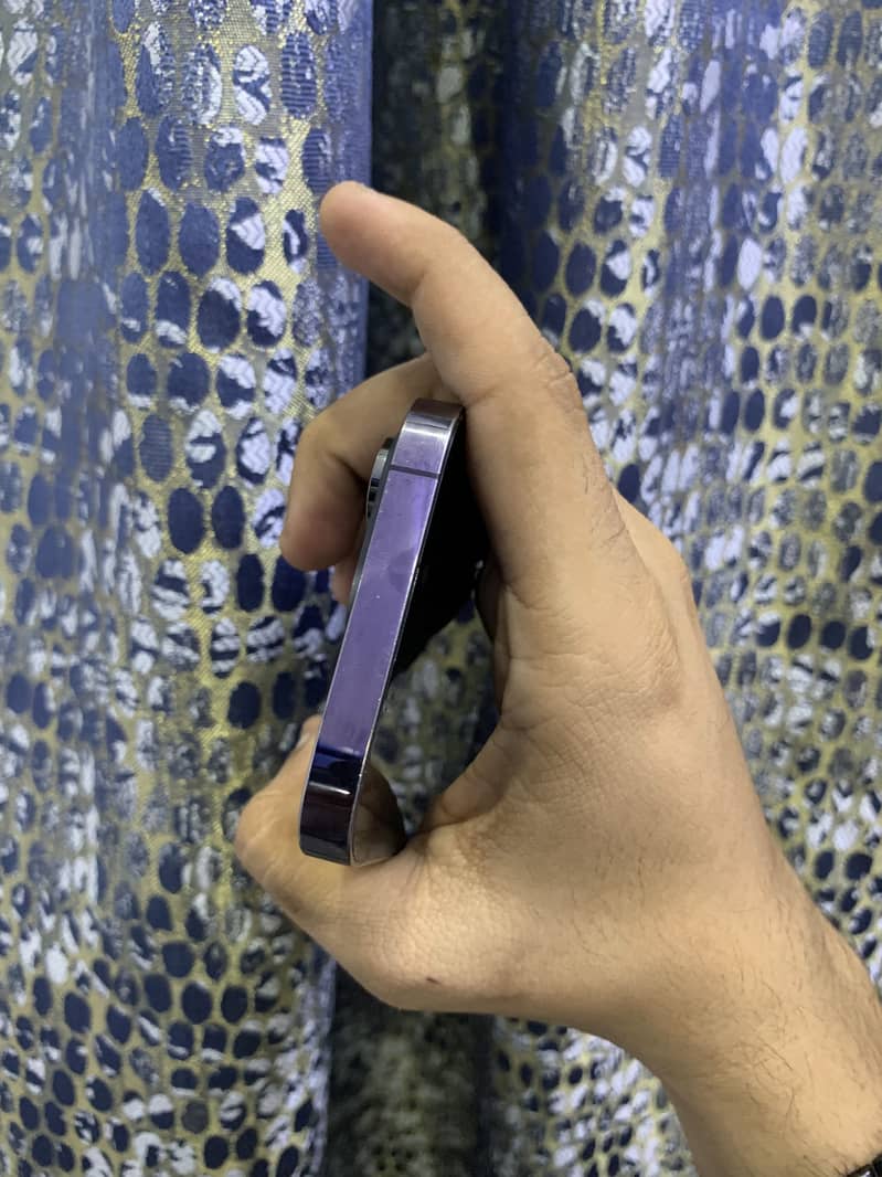 Apple iPhone 14 Pro 4