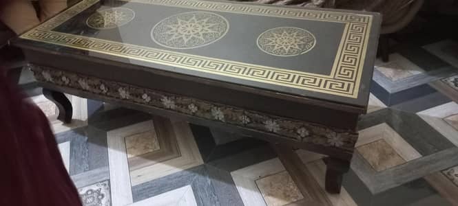 ceter table for sale in good condition