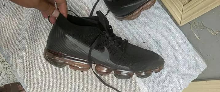 vapormax original 44 size