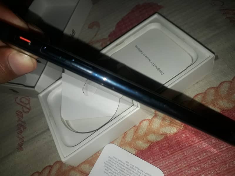 Apple iPhone SE 3rd generation 3