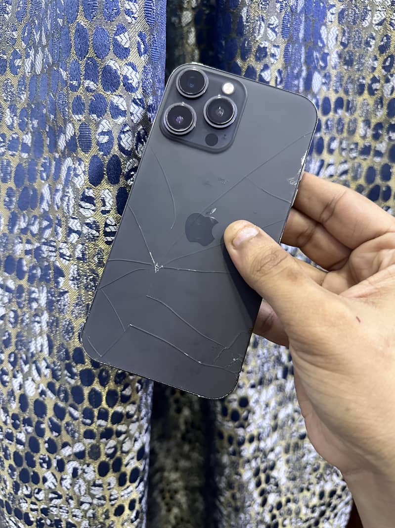 iPhone XR 1