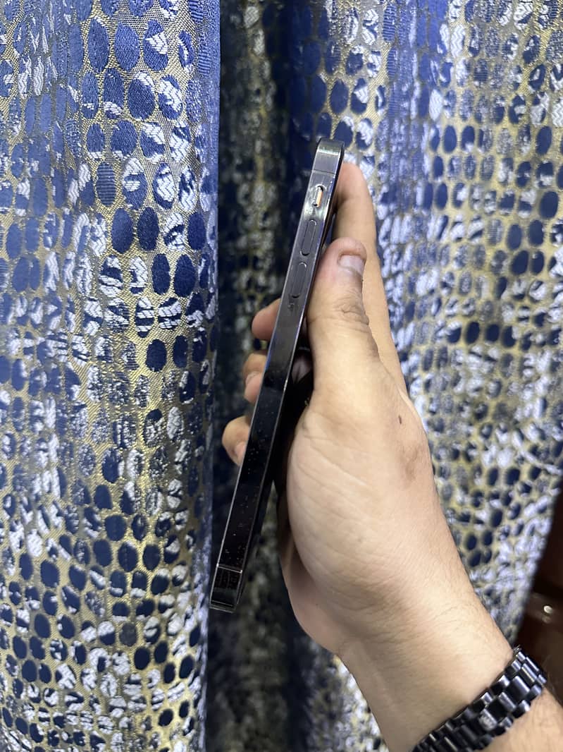 iPhone XR 2