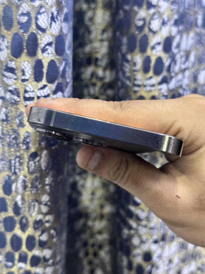 iPhone XR 5