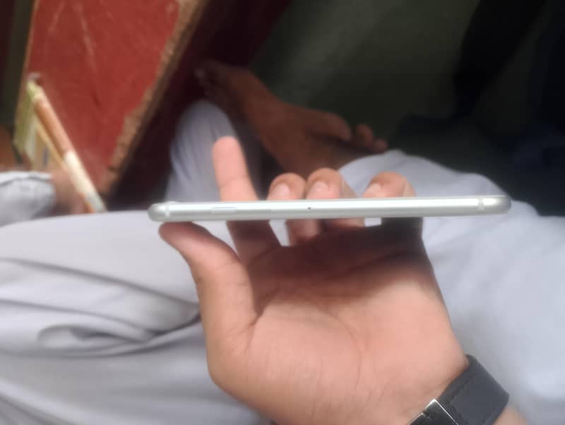 iphone 8 4