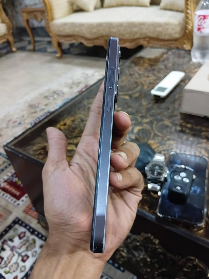 Realme C75 1