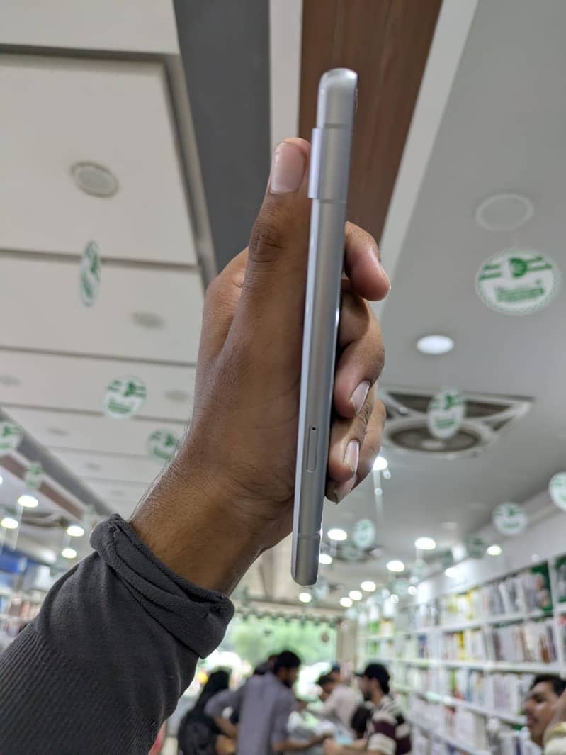 Google Pixel 7a 4
