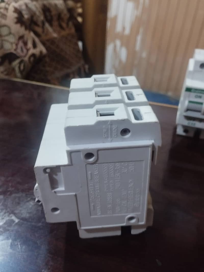 breaker 6