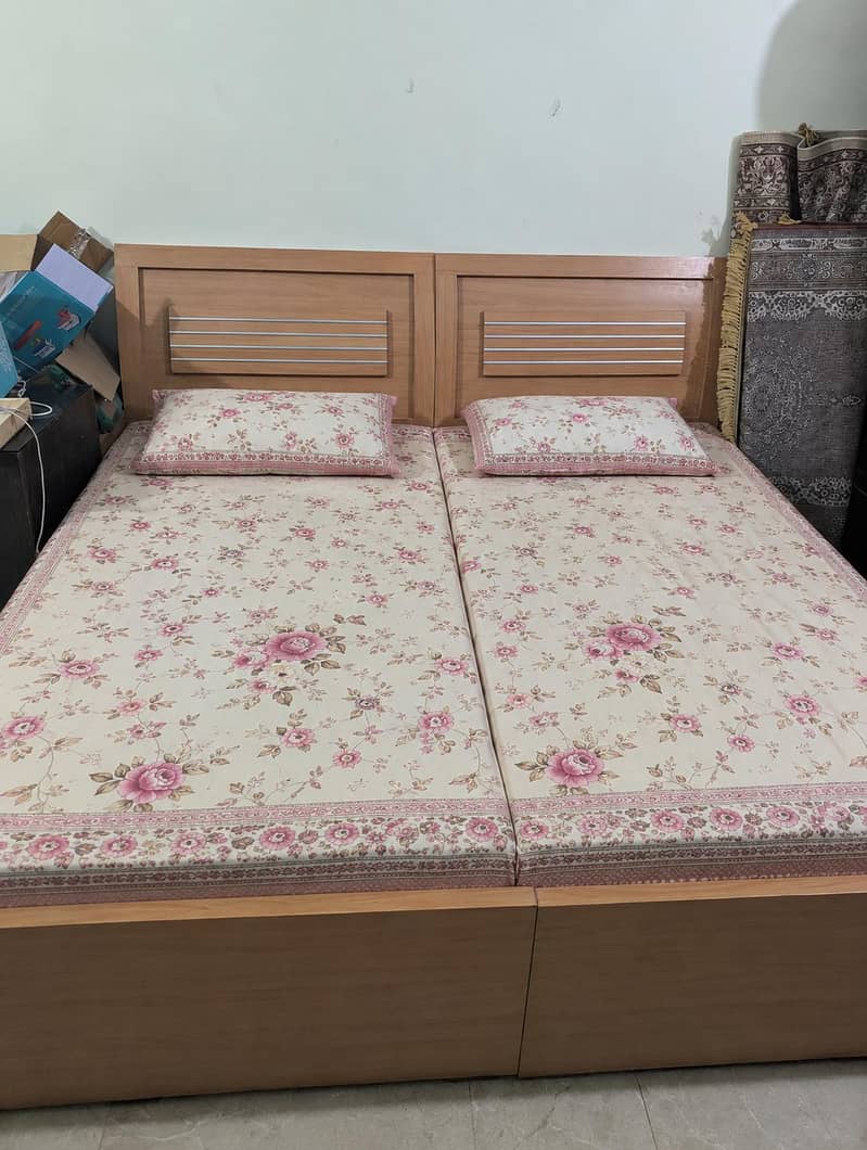 SINGLE 2 BEDS 0