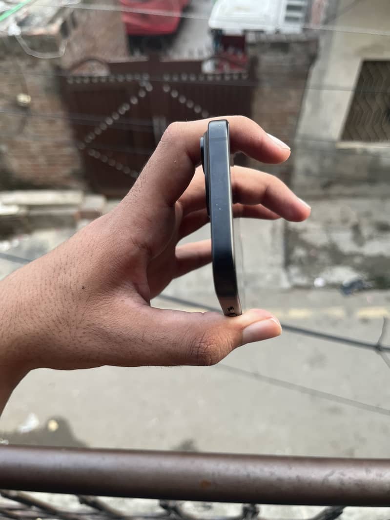 Apple iPhone 15 3