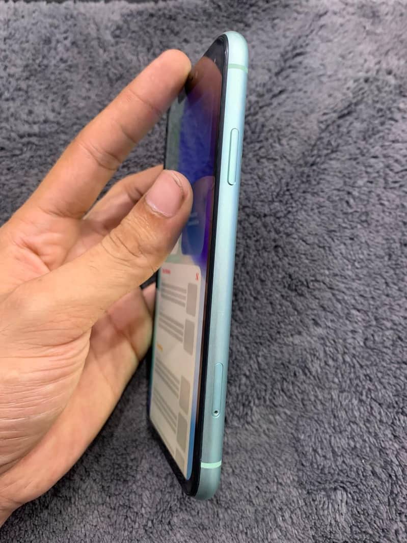 Apple iPhone 11 7