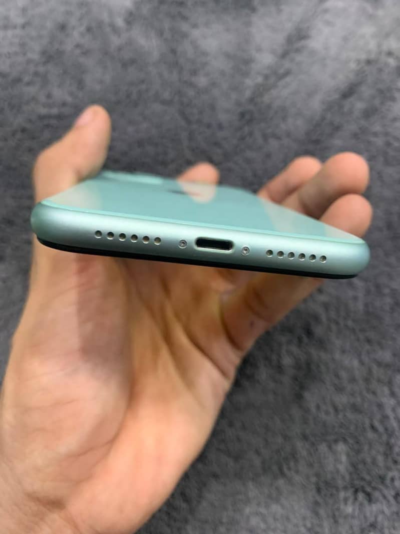 Apple iPhone 11 9